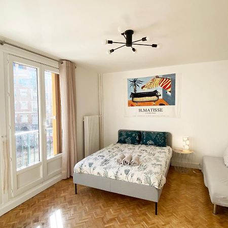 Paris: Agreable Chambre D'Un Grand Artiste Apartment Luaran gambar