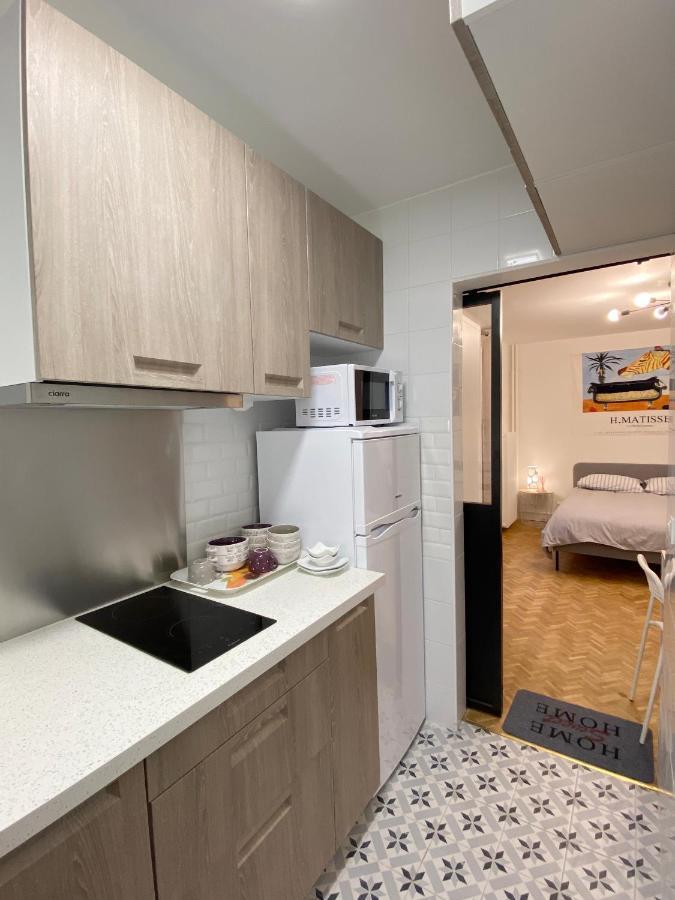 Paris: Agreable Chambre D'Un Grand Artiste Apartment Luaran gambar