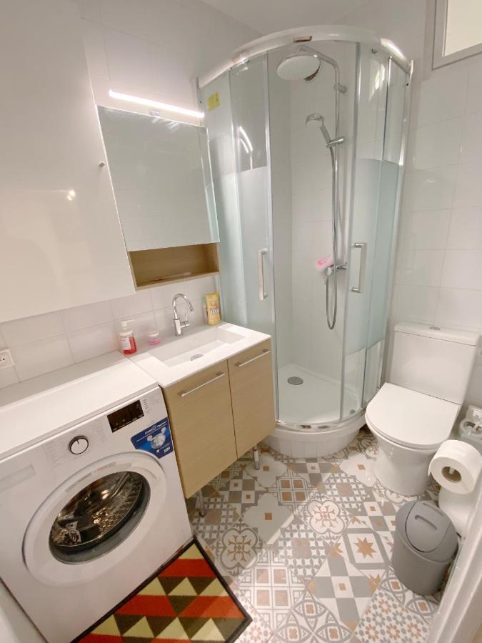 Paris: Agreable Chambre D'Un Grand Artiste Apartment Luaran gambar